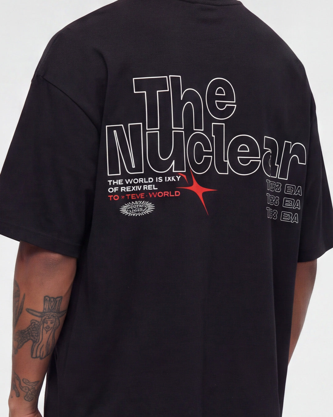 T-shirt surtaillé Nuclear - Noir - UNISEXE